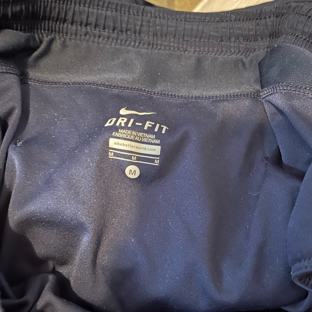 Navy blue dry fit shorts. Size M. Nike dry fit. Great condition - Picture 3 of 4